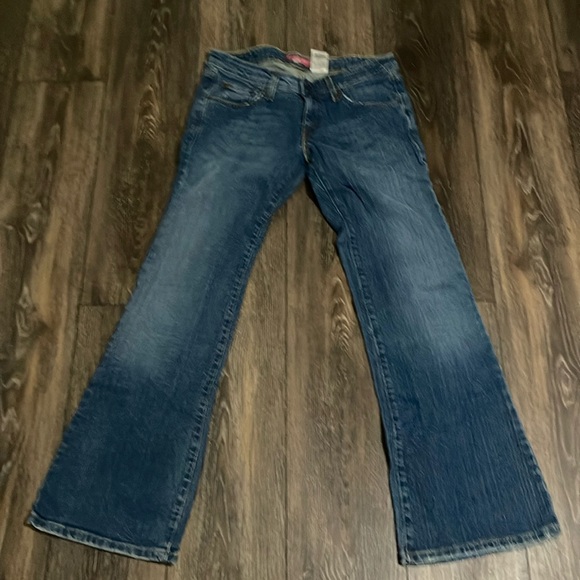 Levi’s Too Superlow Flare 524 Jeans - Picture 1 of 8